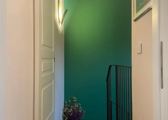 Poderino - A Place To Feel 4*