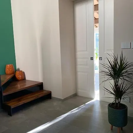 Poderino - A Place To Feel 4*