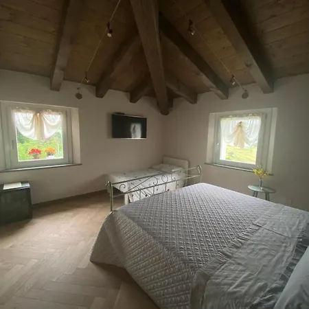 Poderino - A Place To Feel 4*