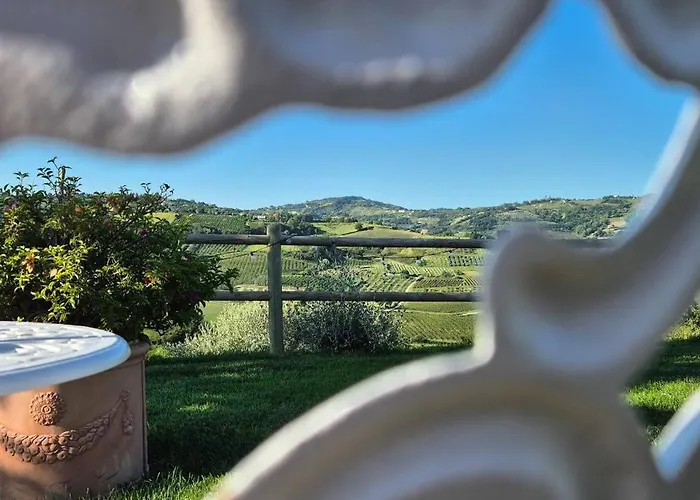 Poderino - A Place To Feel 4*